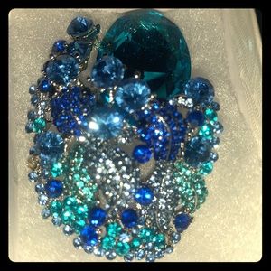 Shades of blue Austrian crystals pin